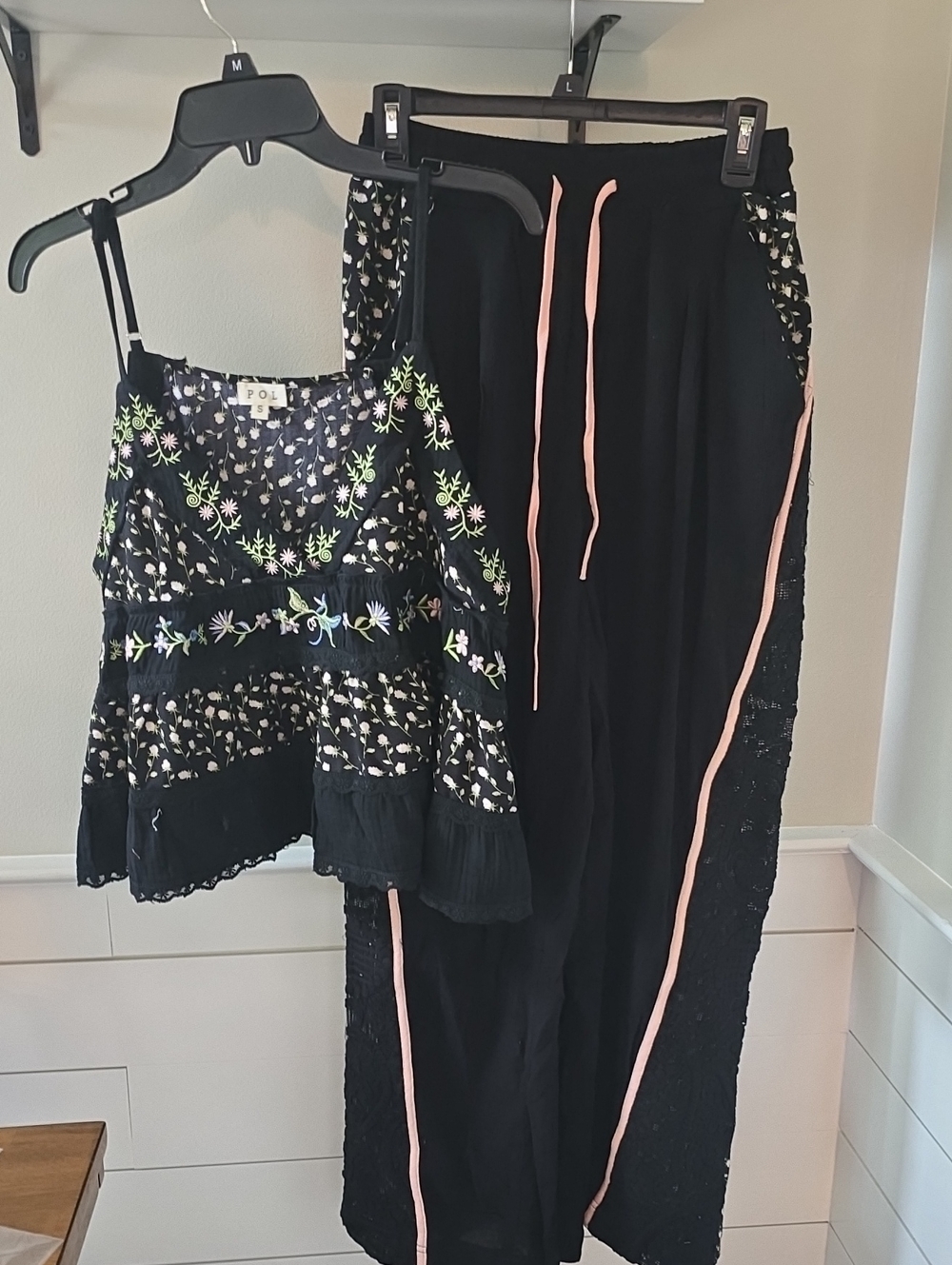 POL Set Black Wide-Leg Pants with Pink Trim